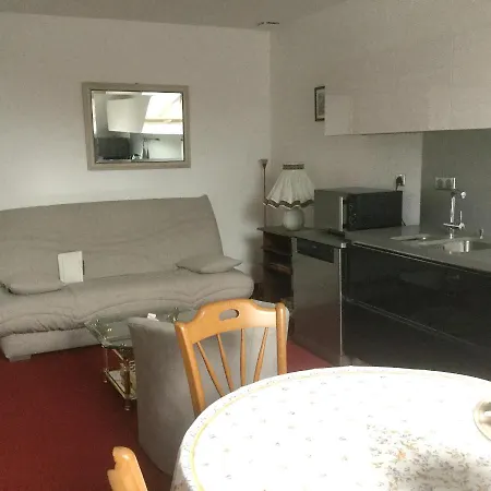 Apartment With 2 Bedrooms In Planchers With Furnished Terrace And Wifi 8 Km From The Beach Saint-Planchers